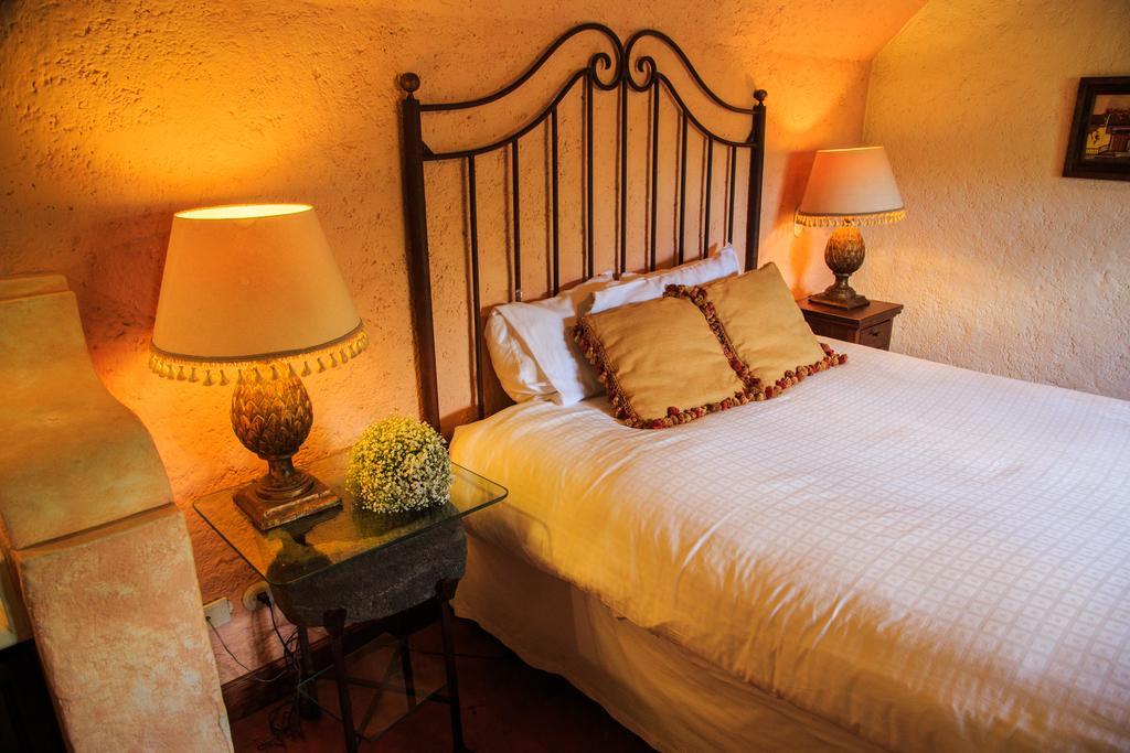Hotel Lo De Bernal Antigua Kültér fotó