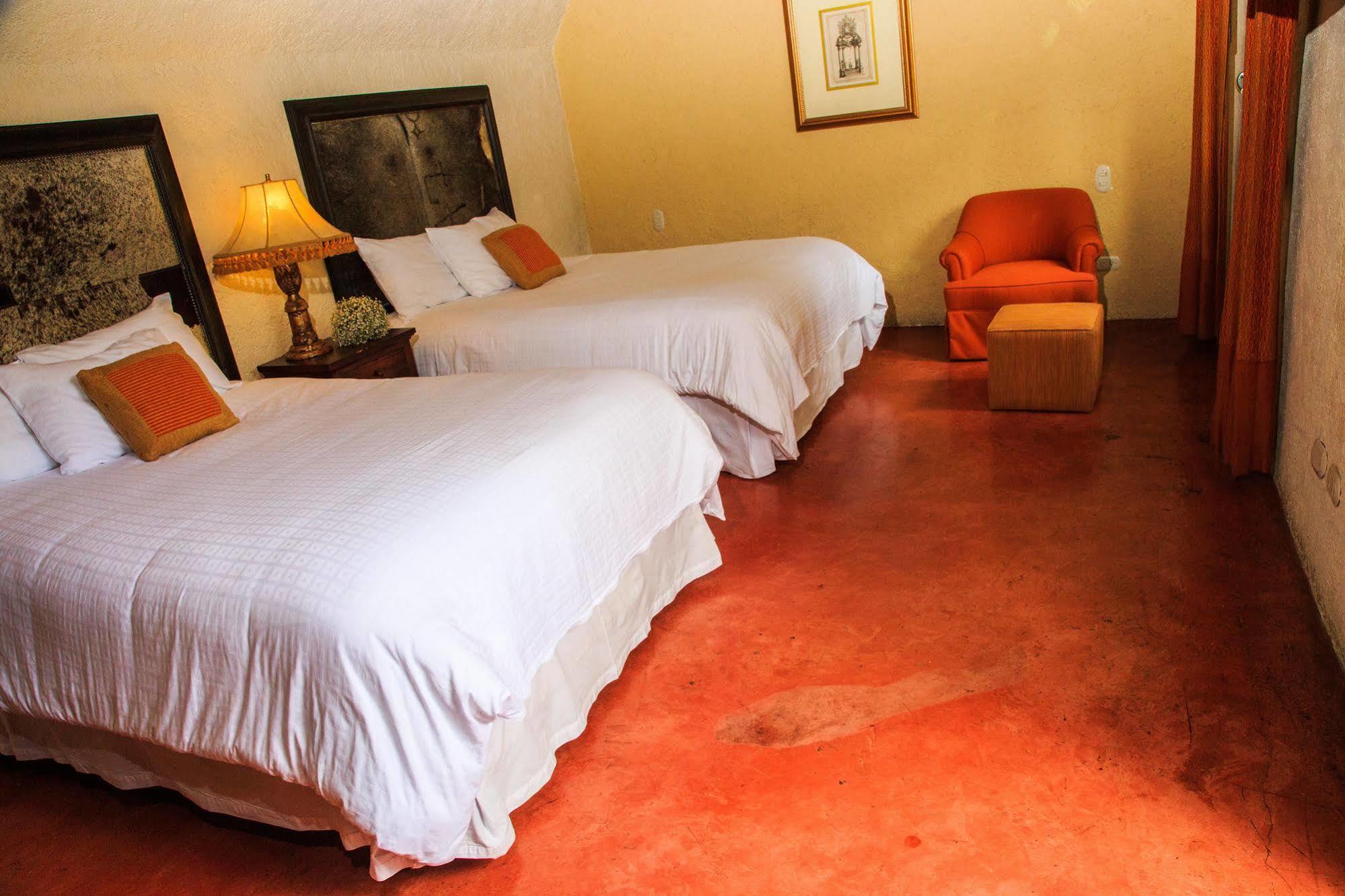 Hotel Lo De Bernal Antigua Kültér fotó
